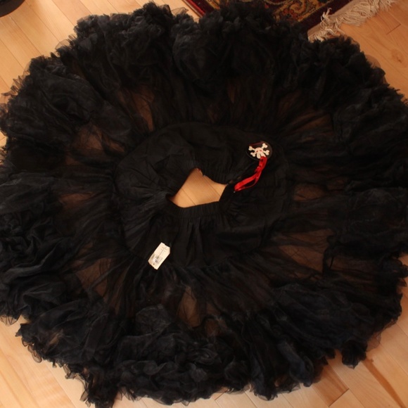 NWT 2000's Hell Bunny Goth Crinoline Petticoats - Picture 5 of 5